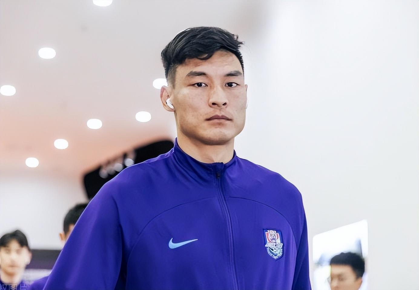 九游娱乐-韩鹏飞已跟着蓉城冬训，为何网传他要回到津门虎，背后原因找到了