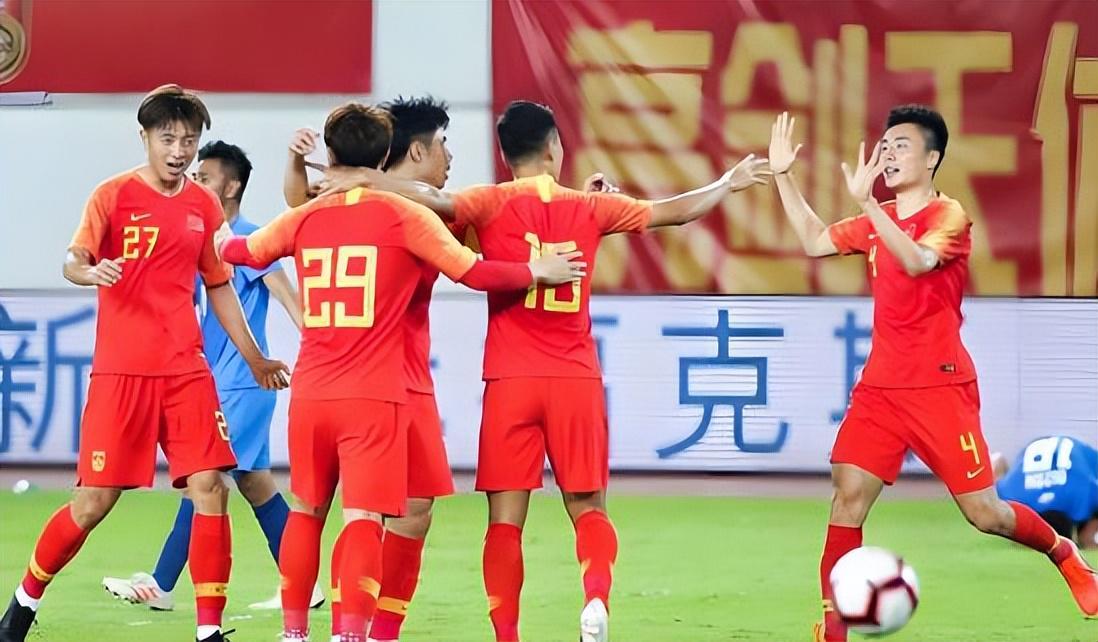 九游娱乐-U23国足将死磕乌兹别克，两位王牌或以奇兵身份出战，迎赛事首秀