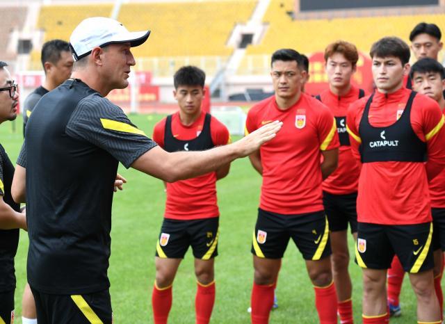 九游体育-​扬科维奇今晚启程返回中国 外教接手亚运队训练